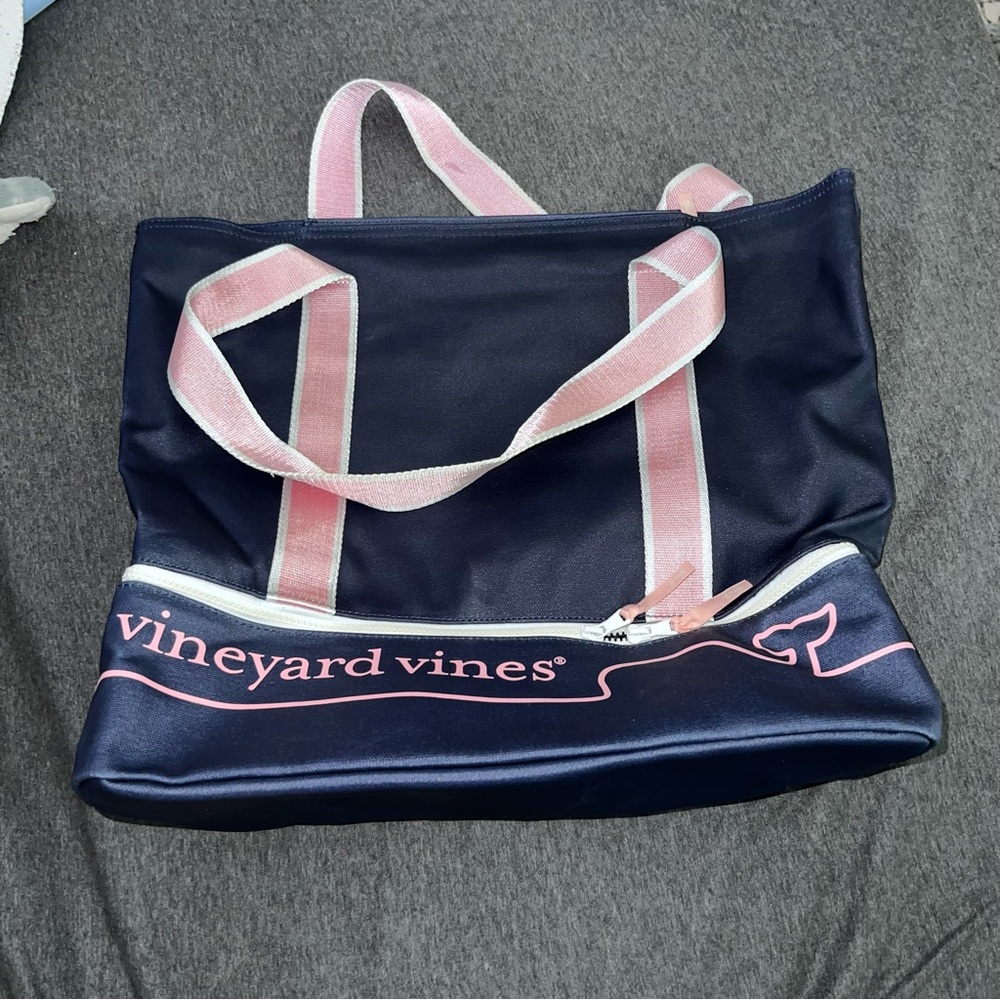 Vineyard vines for target beach tote